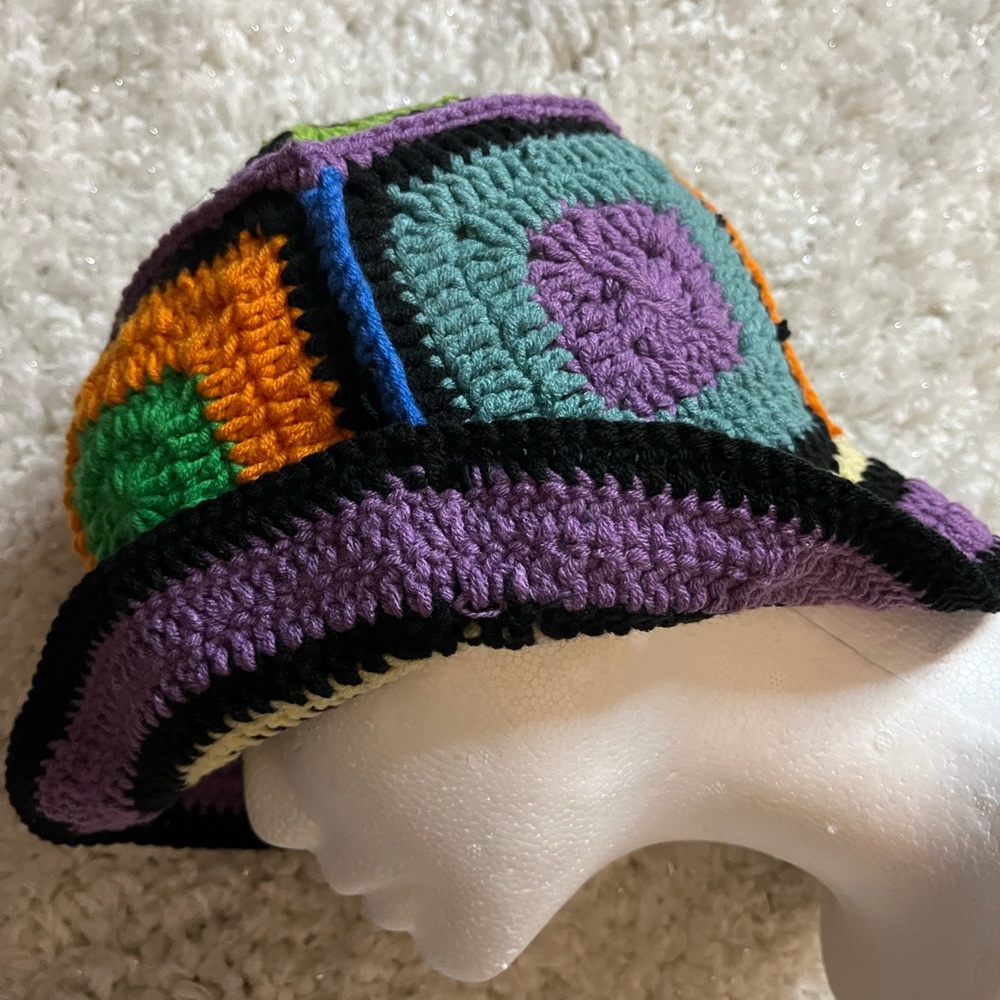 NWOT Crochet Multi Colored Cap - Picture 5 of 5